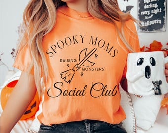 Spooky Moms Club Shirt, Comfort Colors Halloween mom Shirt, Halloween Aesthetic Tee, Cozy Mom Shirt, Autumn Mom Shirt, fall gift for mom