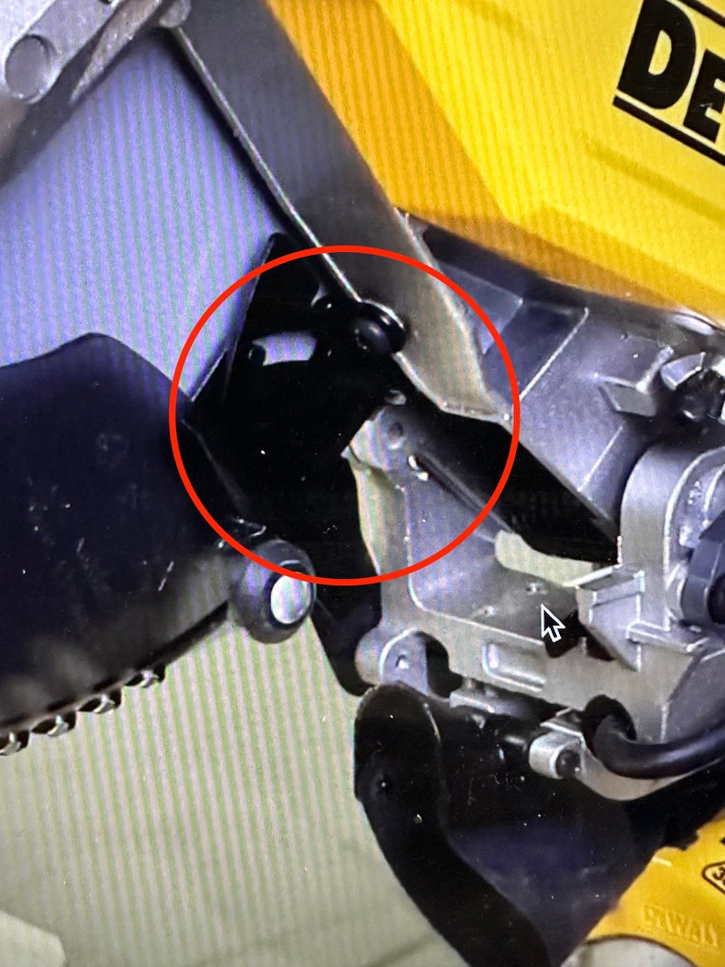 Dewalt Double Bevel Compound Sliding Miter Saw. Dust Collection