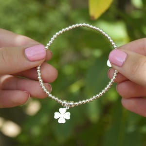 Bransoletka Lucky Four Leaf Clover - Srebro próby 925 - Bransoletka z elastycznych kulek - Prezent dla niej