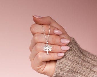 Collar del árbol de la vida en plata de ley