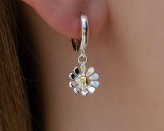 Orecchini A Fiore Margherita In Argento 925 Con Smalto – Piccoli E Delicati, Chiusura A Farfalla
