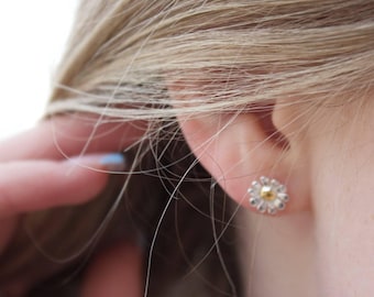 Daisy Stud Earrings - Sterling Silver - Floral Jewellery - Gift for Her