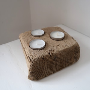 Simple driftwood tea light holder - Rustic candle holder made of driftwood - Simple candle lighting for country house decoration
