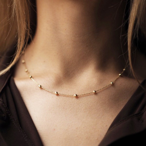 14k Solid Gold Perle Station Halskette, Perlen Satelliten Kette Halskette, Gold Layering Ball Station Halskette, minimalistische alltägliche Halskette