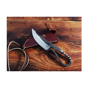 Neck Knife, leather sheath