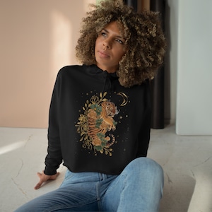 Boho Chic Tiger Moon Crop Hoodie - Stylish and Comfortable Women&#39;s Clothing