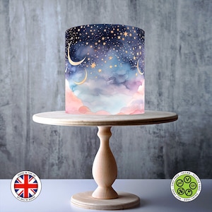 Pastelkleurige maan en sterren donkere lucht en roze wolken wikkelen zich rond eetbare taarttopper, glazuurvel, WAFER-kaart, taartomslag, eetbare prints