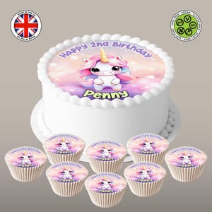 Jolie licorne magique personnalisée sur le thème de la licorne de 7,5 pouces de hauteur et 8 petits gâteaux assortis, feuille de glaçage, carte gaufrette, impressions comestibles d'anniversaire