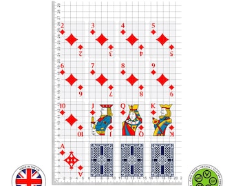 Può includere: Una griglia di carte da gioco a forma di diamante rosso con Jack, Regina e Re di quadri. La griglia è numerata da 1 a 29 sul lato sinistro e da 1 a 20 in basso. Le carte sono al centro della griglia.
