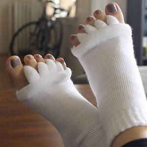 The My-Happy feet foot alignment socks review: Toe spreader socks under $25