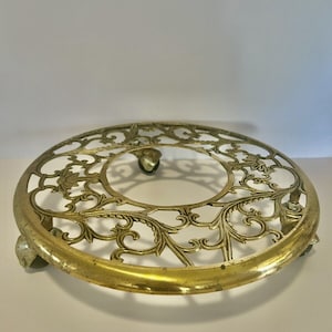 Vintage, dekoratives durchbrochenes Design, Messing, Blumenständer, keine Räder, 28 cm (rolliert nicht)