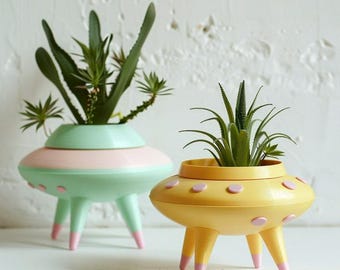 UFO PLANTER -vintage style / space pot retro decoration