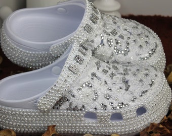 Personalized bridal slippers, bride-to-be slippers with lace and crystal stones, handmade gift for bachelorette or pre-wedding parties
