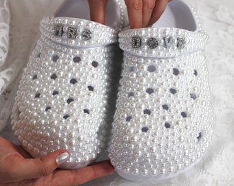 Personalized bridal slippers Comfortable decorated with pearls for brides Indispensable for bachelorette preparation Mother's Day Gifts