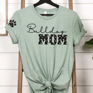 Bulldog Mom T-Shirt: Unisex Jersey Tee for Dog Lovers