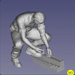 Peut inclure: Figurine 3D grise d'une personne en tenue de travail, agenouillée et travaillant sur un objet rectangulaire. La figurine est de couleur grise neutre, sur fond bleu uni. La figurine est détaillée, montrant les vêtements et les chaussures de la personne.