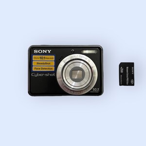 ソニー サイバーショット DSC-S930 10.1メガピクセル デジタルカメラ + オリジナルカード 2 GB