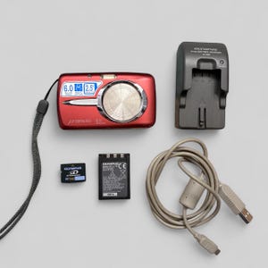 Seltene Kamera Olympus M600 Digital / alte Kamera /Arbeitskamera 6,0 Megapixel + Karte + USB