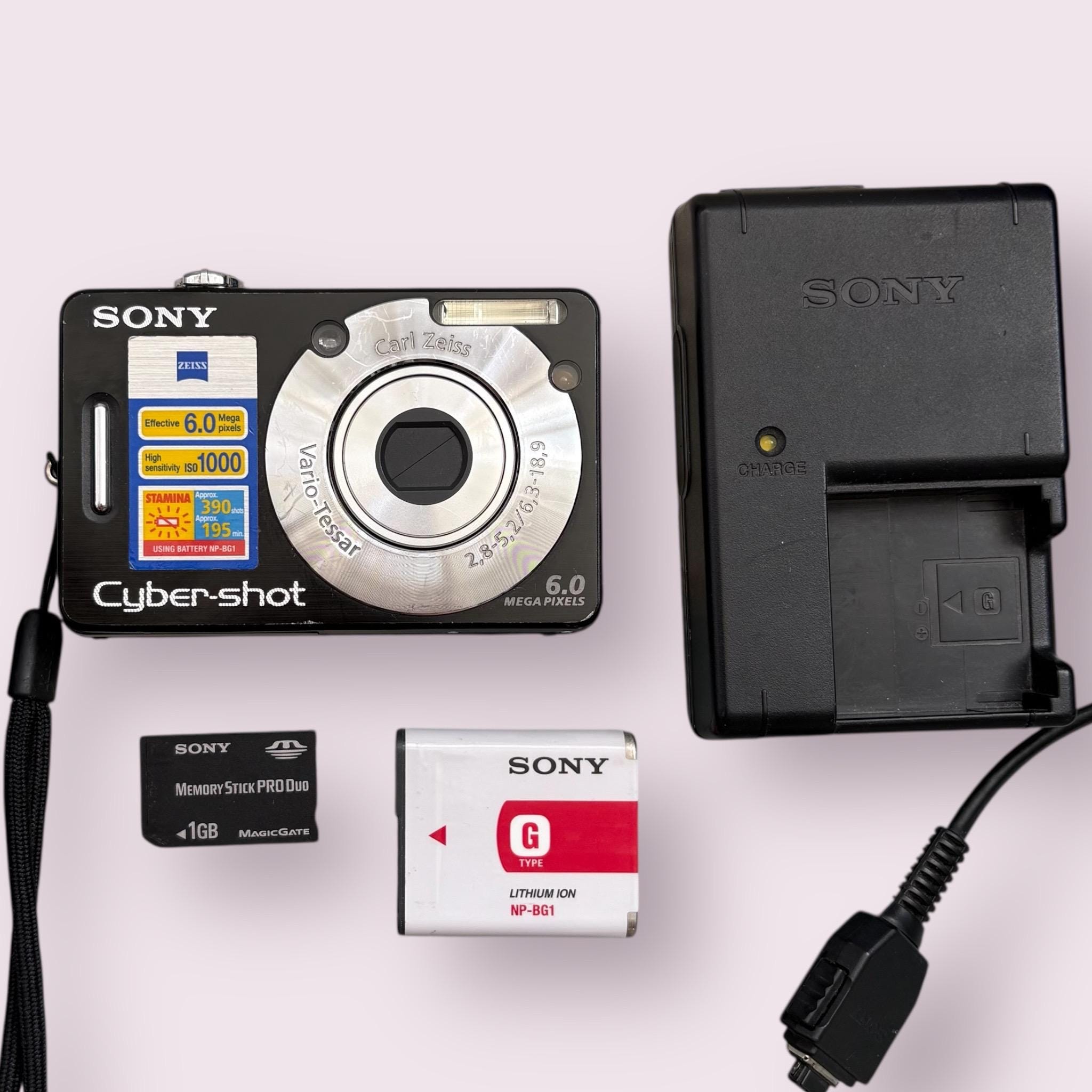 Sony Cyber-shot DSC-W50 Digital Camera. Vintage Digital Camera 