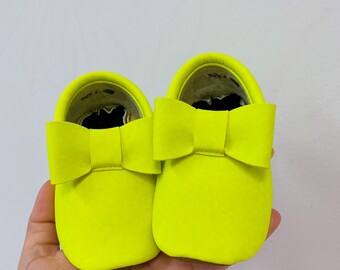 Highlighter Yellow Bow Moccs| Texas Moccs Handmade Baby Moccasins - Soft Sole Infants' Booties Spring