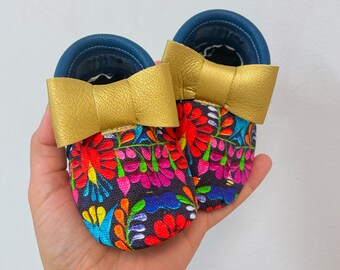 Señorita Bow Moccs| baby moccasins, baby soft sole shoe, baby crib shoes,, baby shoes, soft sole moccasins