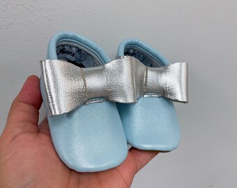 Sparkle Blue w Silver Bow  Bow Moccs| baby moccasins, baby soft sole shoe, baby crib shoes,, baby shoes, soft sole moccasins