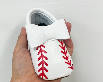 Baseball Bow Moccs| Texas Moccs Handmade Baby Moccasins - Soft Sole Infants&#39; Booties