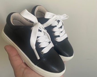 Black - Sneakers w Laces