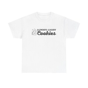 いつも持ち歩くクッキーユニセックスTシャツ