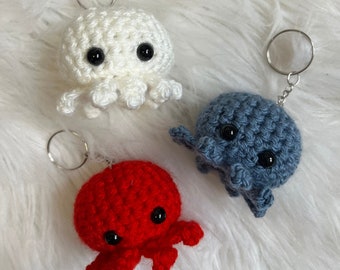 Porte-clé pieuvre au crochet, jouet pieuvre amigurumi kawaii, bébé pieuvre animal avec attache, idée cadeau crochet fait main
