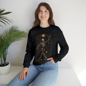 Astral Projection Skeleton Sweatshirt, Skeleton Tarot Trui, Hemelse Astrale Skelet, Fall Halloween Shirt, Fall Decor, Spooky