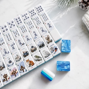 Jeu de Mahjong américain sur le thème du ski alpin, tuiles de Mahjong en acrylique façon montagne d'hiver, dos en marbre bleu, cadeau idéal pour un chalet de ski, cadeau de luxe pour les amateurs de Mahjong