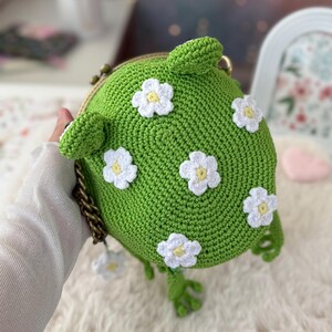 crochet frog