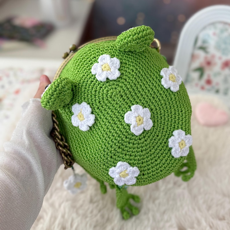 crochet frog