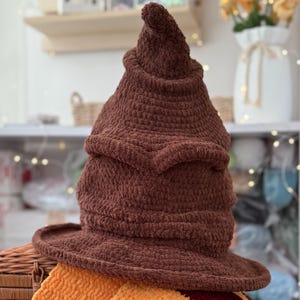 Sorting Hat crochet pattern. PDF in English