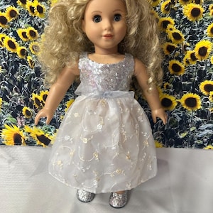 18 inch popjurk met zilveren pailletten en glitterschoenen – Fits American Girl