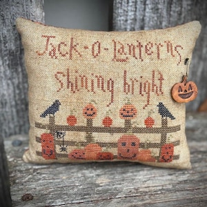 Shining Bright Pin Keep - Pattern - Primitive - PDF/Download - fall, autumn, crow - Asbery&#39;s Echoes Stitches