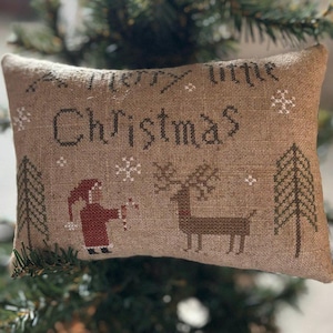Merry Little Christmas --- Pin Keep --- Pattern --- Primitive --- PAPER --- Mailed --- Santa, reindeer --- Asbery's Echoes Stitches
