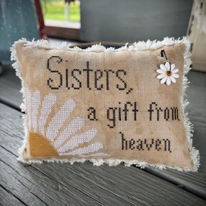 Sisters Pin Keep  --- Pin Keep --- Pattern --- Primitive --- PDF/Download --- Daisy --- Asbery&#39;s Echoes Stitches