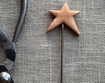 Prim Star Stick Pin ~ Counting Pin ~ Needlework Accessory ~  ~ Polymer Clay ~ Marking Pin ~ Handmade ~ Stitch Counter