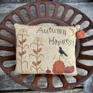 Autumn Harvest Pin Keep --- Pattern --- Primitive --- PAPER/Mailed --- Cross Stitch --- Indian Corn --- Pumpkin --- Asbery&#39;s Echoes Stitches