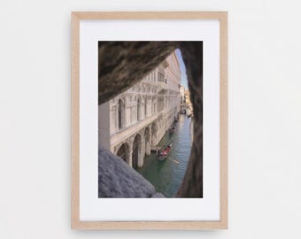 Venedig Kanal Fotografie Druck: Seufzerbrücke, Italien Reise Poster, Europa Printable (Digitaler Download) - 'Passing By'