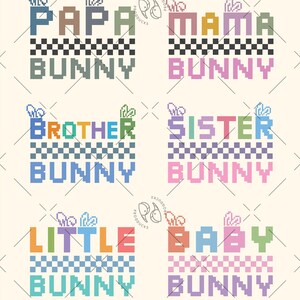 Op de afbeelding: Een verzameling kleurrijke, gepixelde tekstontwerpen met de woorden "PAPA BUNNY", "MAMA BUNNY", "BROTHER BUNNY", "SISTER BUNNY", "LITTLE BUNNY" en "BABY BUNNY". Elk ontwerp bevat een dambordpatroon en konijnenooraanvullingen. De tekst "HUMAN MADE" is ook aanwezig.
