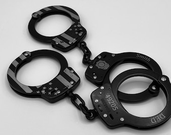 Smith & Wesson custom Handcuffs US Flag Chained