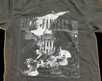 Final Fantasy VII Shirt: Cloud Strife Motorrad im Vintage-Stil