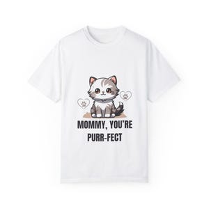 Cat Mom T-shirt, Perfect Gift for Cat Lovers, Mother&#39;s Day, Birthday, Funny Pet T-shirt, Animal Lover Apparel, Unisex Tee