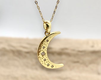 CRESCENT MOON Necklace • Minimalist Necklace • Crescent Pendant Necklace • Summer Jewelry • Layering Necklaces . Boho Necklace