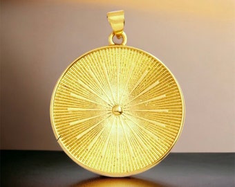 SUN Pendant Necklace, Gold sun disc pendant, Sunburst necklace, Gold sun pendant, Celestial Jewelry, Summer jewelry