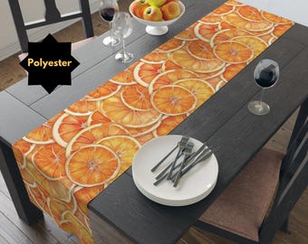 Camino de mesa con vibrantes rodajas de naranja para reuniones de verano. Camino de mesa con temática cítrica para decoración de cocina. Elegante estampado de frutas para la mesa de la cocina.