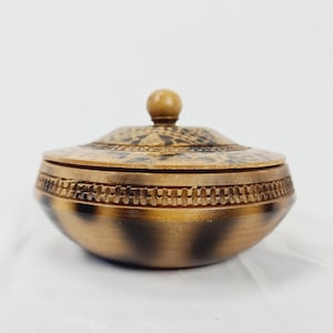 Rustikaler Anhänger: Handgemachte Vintage Runde Holz Box mit Deckel, Kleiner Schmuck Aufbewahrungsorganisator